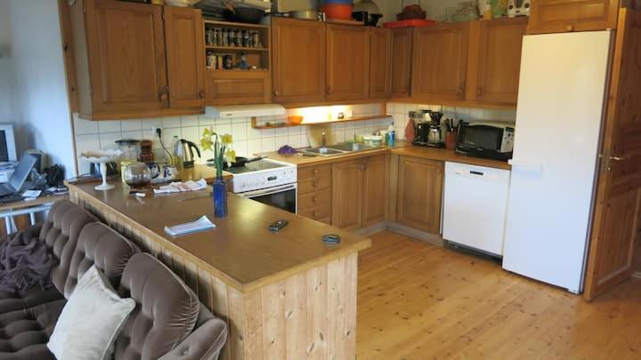 Airbnb And Booking At Postvegen 95 Vigra Esterno foto