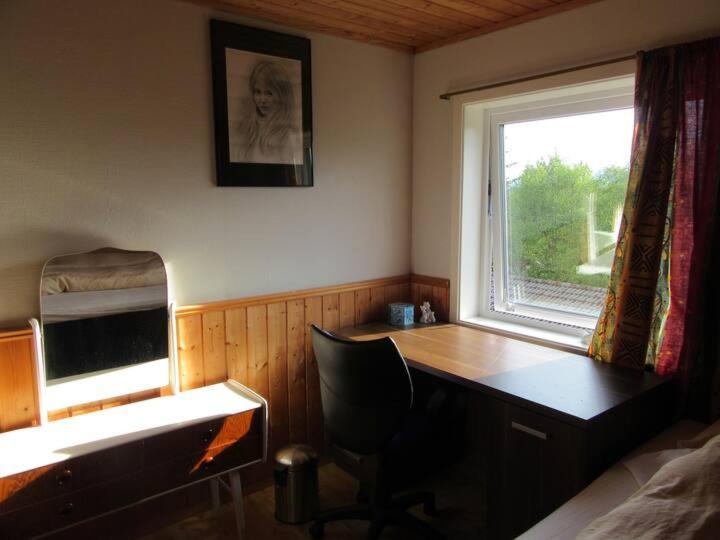 Airbnb And Booking At Postvegen 95 Vigra Esterno foto