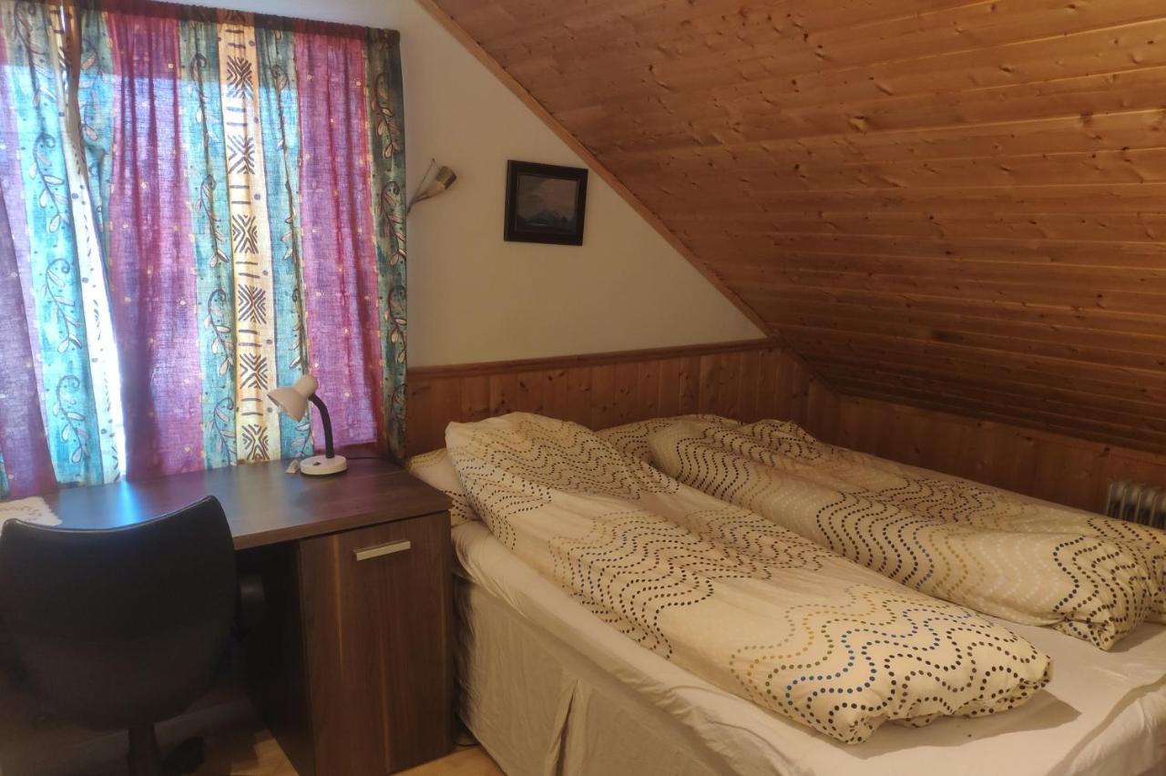 Airbnb And Booking At Postvegen 95 Vigra Esterno foto