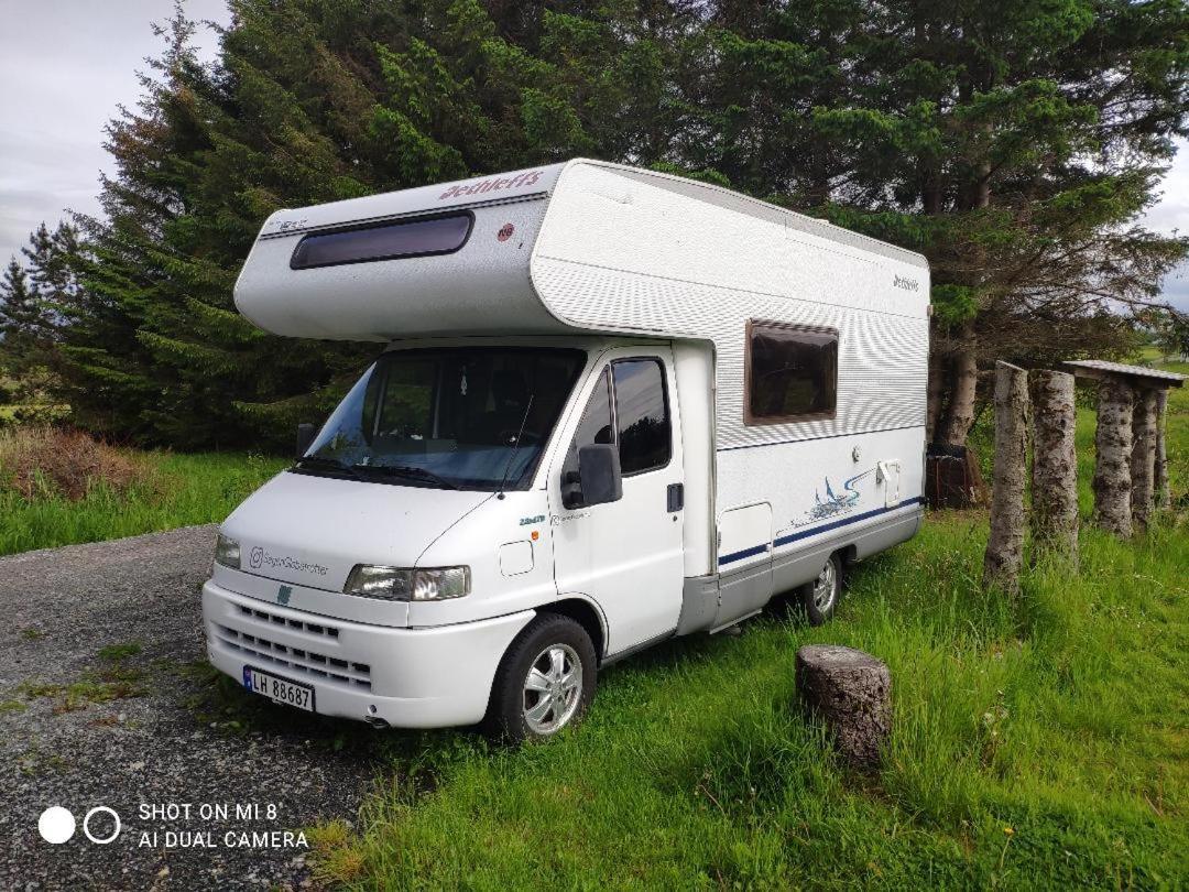Airbnb And Booking At Postvegen 95 Vigra Esterno foto
